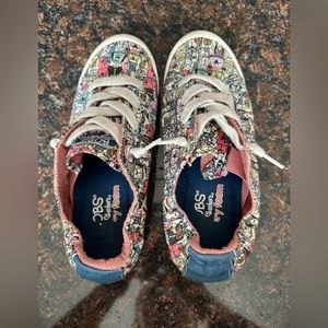 Women Skechers Shoes